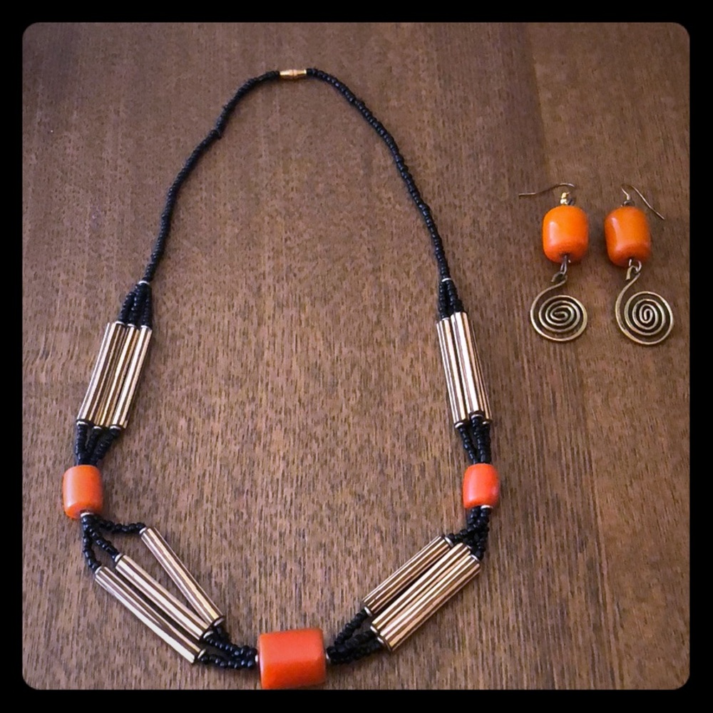 Necklace & earring set
